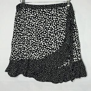 Banana Republic black and white leave mini‎ wrap skirt size 12